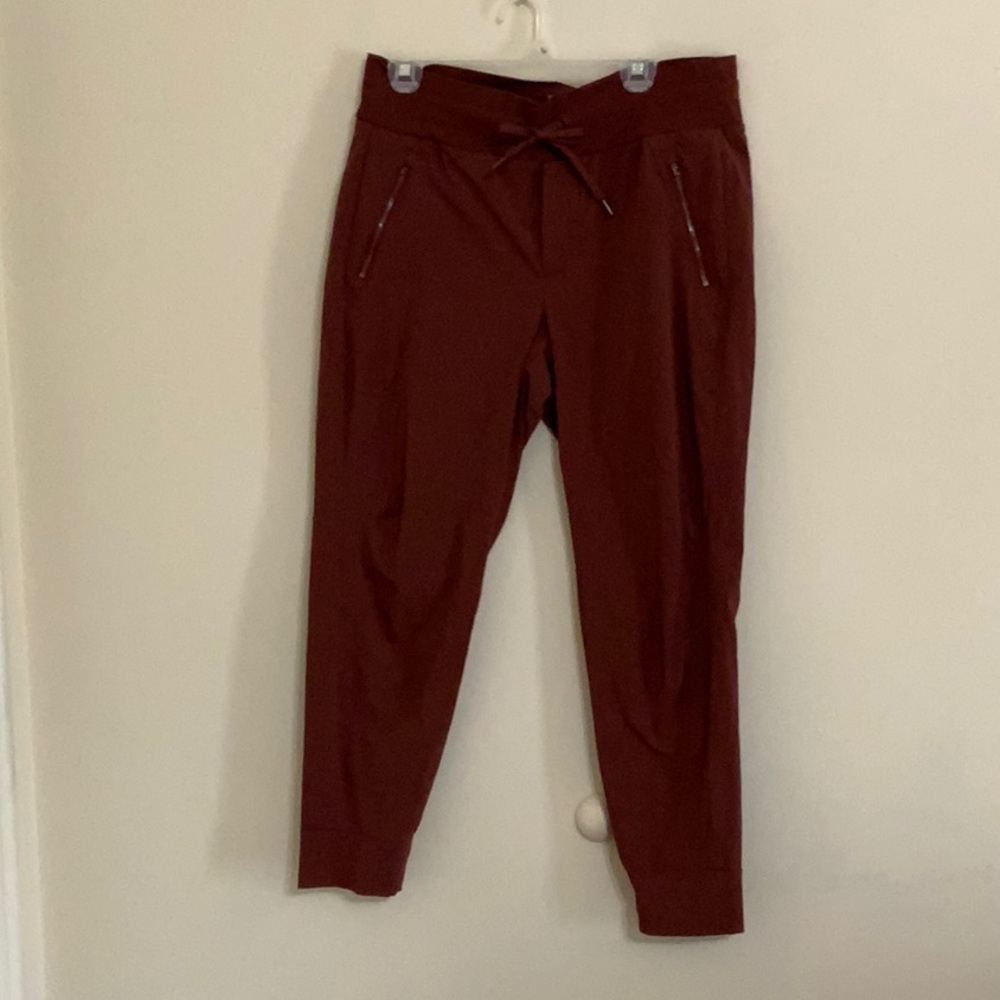 Athleta Trekkie north Jogger